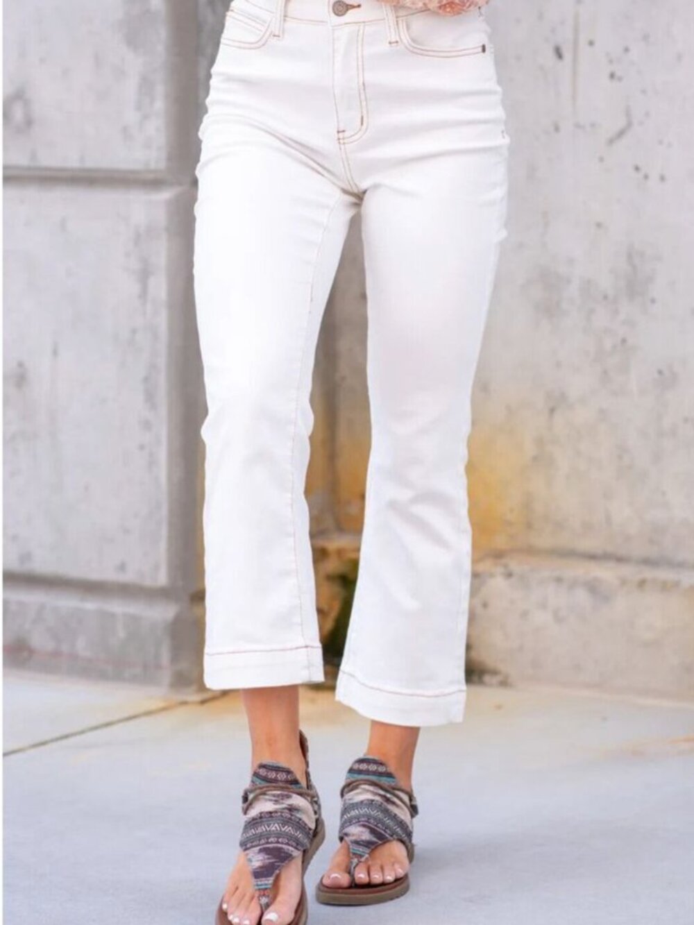 JUDY BLUE Women's EUC Cropped Bootcut Rodeo Fling Jeans Ecru | Size 11/30